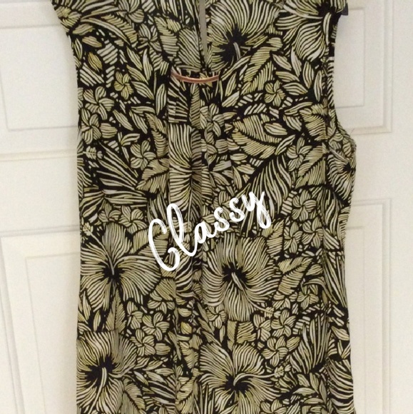 Final price - Women's Sleeveless top - Picture 2 of 7